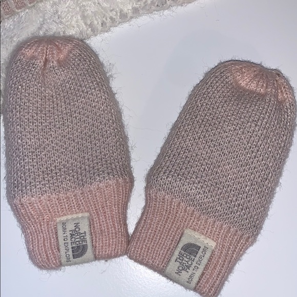 Infant northface hat and gloves - Picture 5 of 6